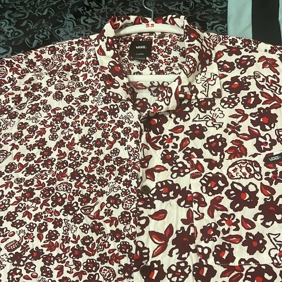 Vans Men's Red and White Split Floral Shirt, stylish, size XL - Picture 8 of 9
